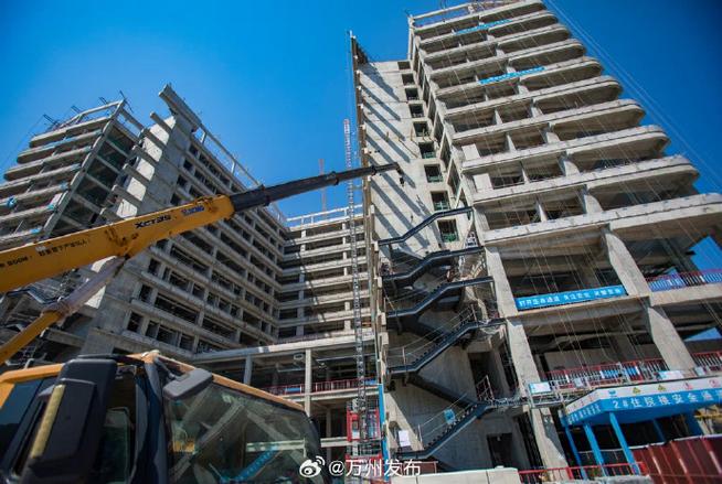 万州三峡医学中心建设忙 幕墙机电安装双线并进，全力冲刺重大民生工程节点